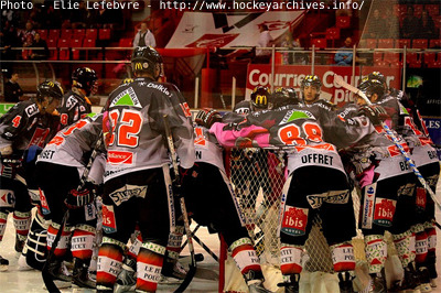 Amiens_avant_match_autour_du_but