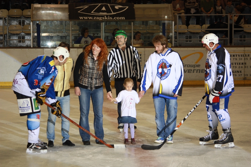 Mach de hockey sur glace contre le cancer à Alberville - Coup d'envoi