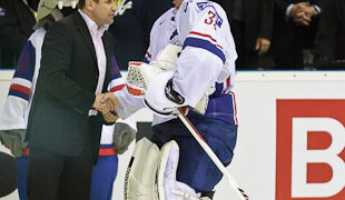 2011-05-03-France-Belarus-Huet_joueur_du_match-4698
