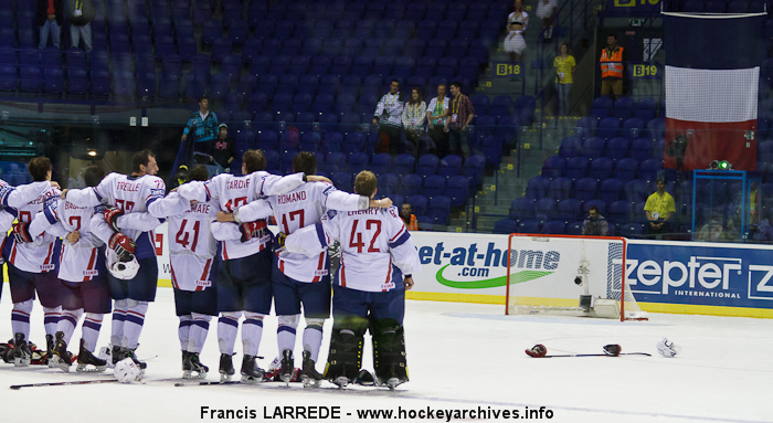 2011-05-03-France-Belarus-La_Marseillaise-700-4704