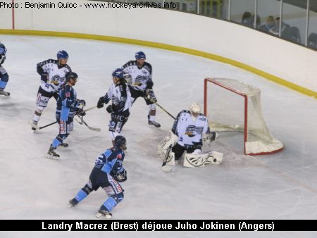 Brest-Angers_Macrez_et_Jokinen_1