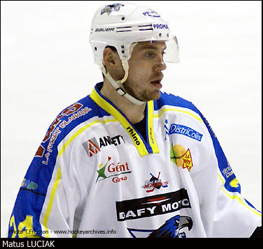 LUCIAKmatus111126238