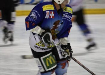 cami hockey savoie