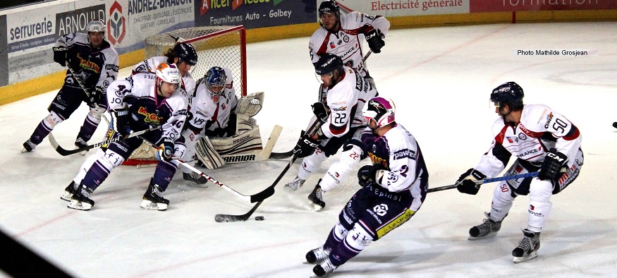 Petrak en action devant Hardy
