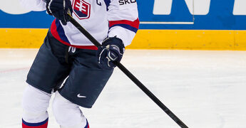 Šatan égale un record avant de venir en France