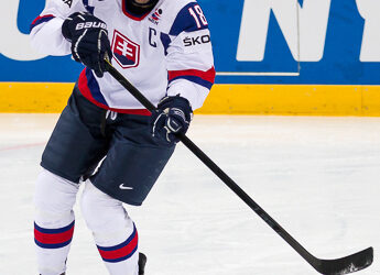 Šatan égale un record avant de venir en France