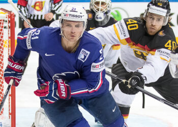 Faux départ pour la France