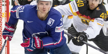 Faux départ pour la France