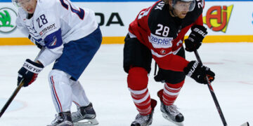 Les Bleus malmènent le Canada