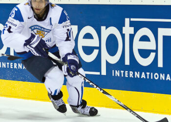 Match de gala entre Finlandais et Russes avant les quarts