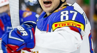 Russes et Suédois au coude à coude