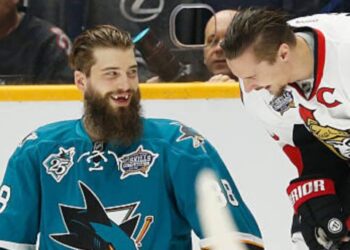 Erik Karlsson file à San José