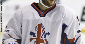 Il bat son idole Lundqvist et lui demande une photo