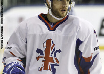 Il bat son idole Lundqvist et lui demande une photo