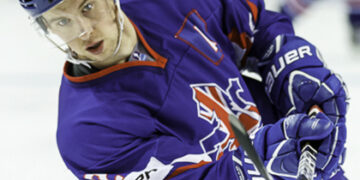 Il bat son idole Lundqvist et lui demande une photo