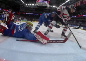 But de Cole Perfetti (Canada) contre l'Italie