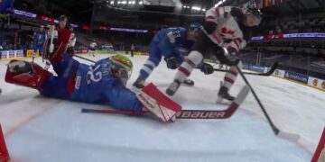 But de Cole Perfetti (Canada) contre l'Italie