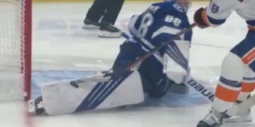 Arrêt de Vasilevskiy sur Beauvilliers