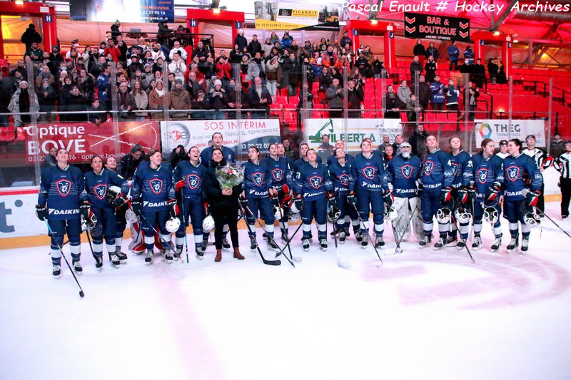 tournois 4 nations france hongrie 17 déc 2022 (31) emmanuelle + equipe