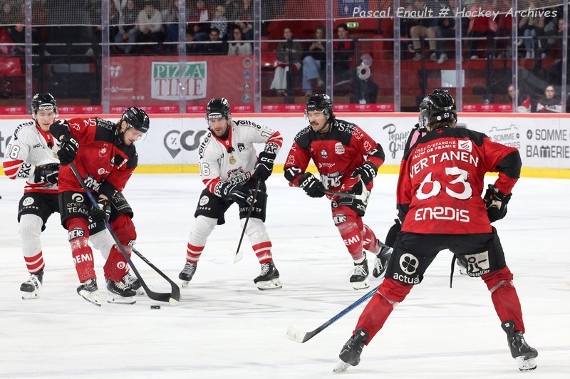 Jere Vertanen (Amiens) face à Bordeaux au Coliséum, le 25 octobre 2026